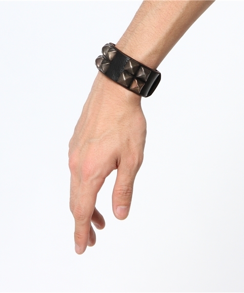 HYSTERIC GLAMOUR（ヒステリックグラマー）の「OLD STUD/BIG PYRAMID