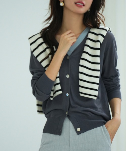 SAISON DE PAPILLON（セゾンドパピヨン）の「サマーニットVネック冷房対策カーディガン（カーディガン/ボレロ・レディース・ラベンダー/ブラック/ホワイト/グリーン/テラコッタ/カーキ/パープル/ブラウン/ネイビー/キャメル/ローズ/チャコール/ブルー・M/L/XL）」の4枚目の写真