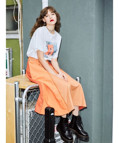 jouetie（ジュエティ）の「ネオンフォトBIGTシャツ（Tシャツ/カットソー・レディース・ブラック/グレー/ブルー・MEDIUM）」の18枚目の写真