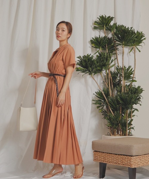 LADYMADE(レディメイド)の「プリーツシャツロングワンピース(ワンピース・レディース・ベージュ/ブラック/オフホワイト/オレンジ・S/M)」の12枚目の写真