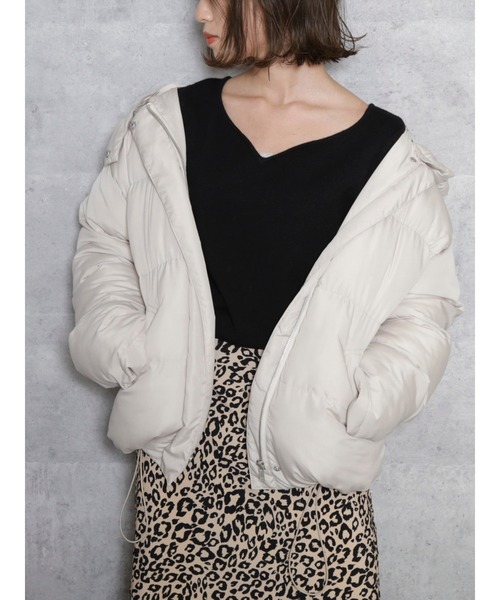 dazzlin（ダズリン）の「ウォーミーカラーダウンライクブルゾン（ブルゾン・レディース・アイボリー/ブラック/ピンク/モカ・FREE）」の2枚目の写真