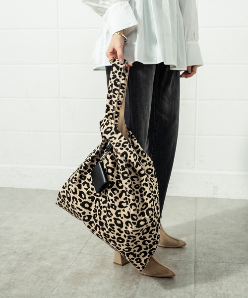 loti（ロティ）の「WEB限定 loti　コインケース付きトート（トートバッグ・レディース・ブラック/ブラウン/オフホワイト/レオパード/ホワイト系その他・FREE）」の9枚目の写真