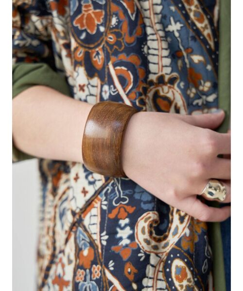 Ungrid（アングリッド）の「ウッドバングル（ブレスレット・レディース・ベージュ/ブラウン・FREE）」の2枚目の写真