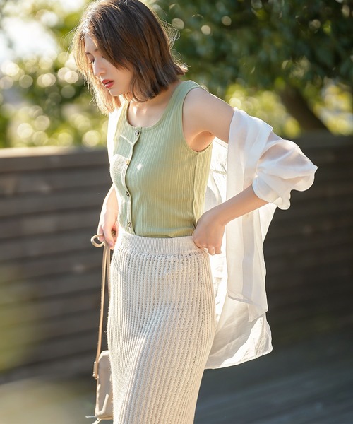 KOBE LETTUCE（コウベレタス）の「前後2wayボタンリブタンクトップ（タンクトップ・レディース・ブラック/ライトグリーン/アイボリー/ラベンダー/グレイッシュベージュ・FREE）」の6枚目の写真