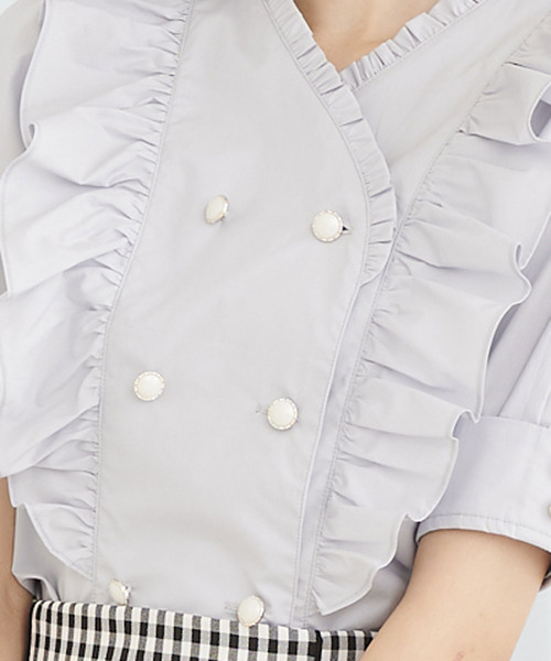 TITTY&CO.（ティティーアンドコー）の「ダブルボタンフリルブラウス（シャツ/ブラウス・レディース・ライトブルー/ベージュ/オフホワイト・FREE）」の8枚目の写真