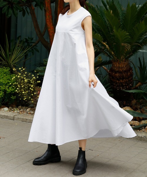 ELFRANK(エルフランク)の「異素材ドッキングノースリーブフレアロングワンピース【洗える】(ワンピース・レディース・ホワイト/ブラック・FREE)」の21枚目の写真