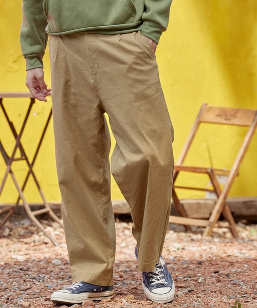 BARK MANHATTAN(バークマンハッタン)の「綿麻ストレッチ タックワイドパンツ(その他パンツ・メンズ・ブラック/ベージュ/ネイビー/ライトオリーブ/チェック・S/M/L)」の2枚目の写真