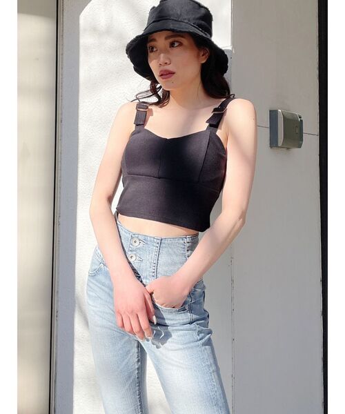 GYDA（ジェイダ）の「【SETUP着用可】デザインバックルリブビスチェ（キャミソール・レディース・ブラック/ベージュ/アイボリー・FREE）」の5枚目の写真