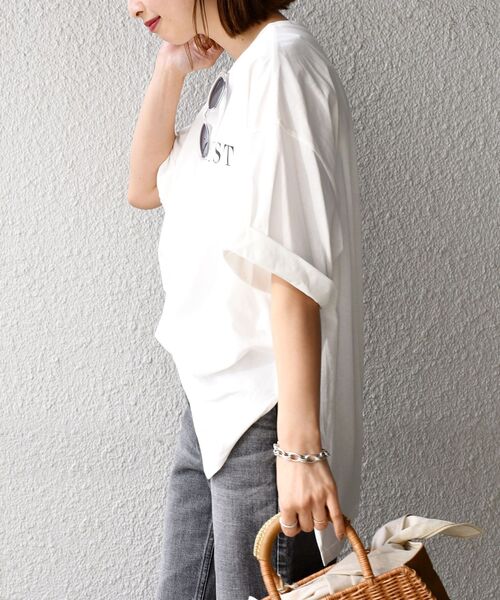 SHIPS(シップス)の「ロールアップロゴプリントTEE◆(Tシャツ/カットソー・レディース・ホワイト/ブラック/ベージュ/ラベンダー・ONE SIZE)」の18枚目の写真