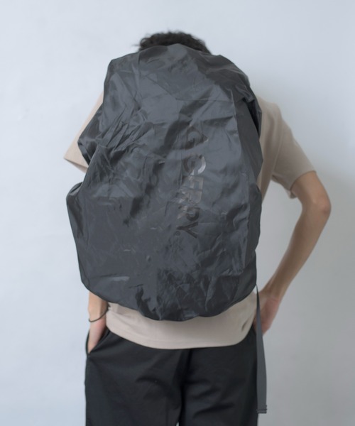 GERRY（ジェリー）の「【GERRY】FUSEレインカバー付きBOXリュック R1194 YMY（バックパック/リュック・メンズ・ブラック×ブラック/ブラック×シルバー・FREE）」の12枚目の写真