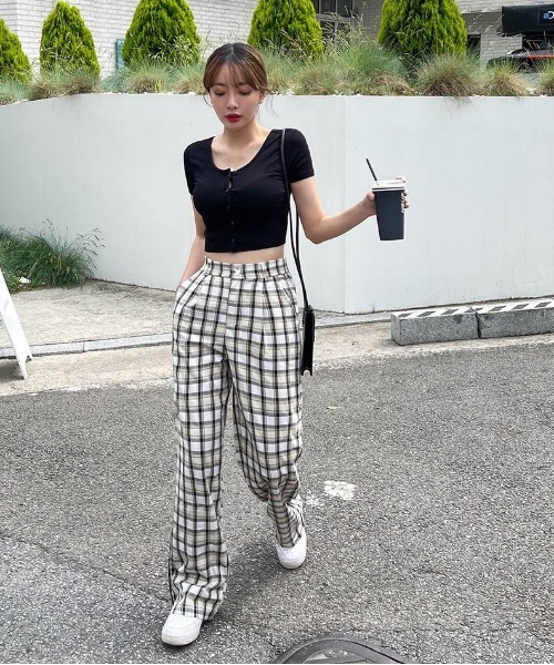 SONA（ソナ）の「SONYUNARA チェック柄ピンタックロングスラックス（スラックス・レディース・ベージュ・FREE）」の9枚目の写真