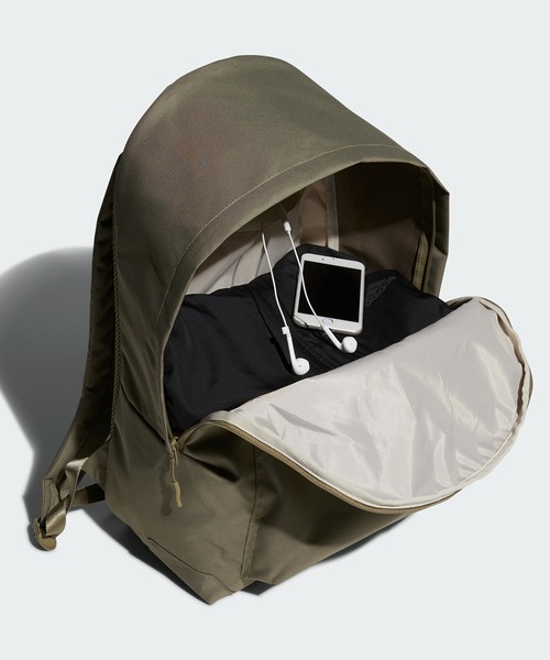 adidas（アディダス）の「フューチャー アイコン バックパック [Future Icons Backpack] アディダス（バックパック/リュック・メンズ・カーキ/ブラック×ホワイト・FREE）」の9枚目の写真