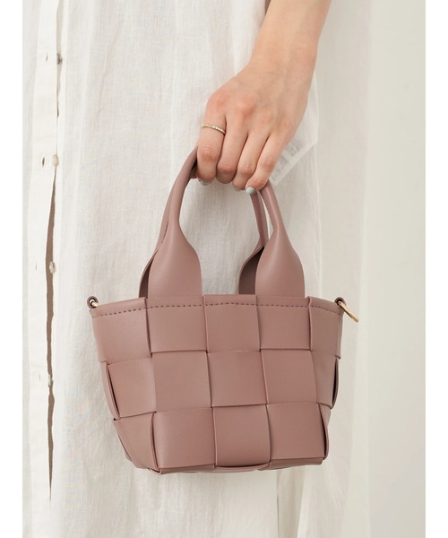 earth music&ecology（アースミュージックアンドエコロジー）の「編み込みスクエアショルダーバッグ ＊（ショルダーバッグ・レディース・ブラック/ピンク/ブラウン/ベージュ・FREE）」の8枚目の写真