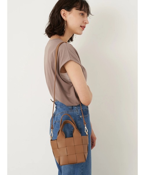 earth music&ecology（アースミュージックアンドエコロジー）の「編み込みスクエアショルダーバッグ ＊（ショルダーバッグ・レディース・ブラック/ピンク/ブラウン/ベージュ・FREE）」の11枚目の写真