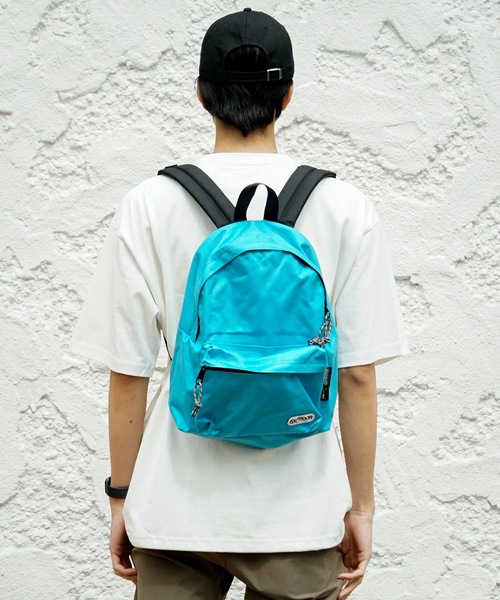 OUTDOOR PRODUCTS（アウトドアプロダクツ）の「452V SMALL  ナイロンデイパック 11.8L　コーデュラナイロン仕様（バックパック/リュック・メンズ・グリーン/ピンク/エメラルド/オレンジ/サックスブルー/ブラック/ワイン/レッド/ネイビー/ベージュ/パープル/ライトグレー・FREE）」の22枚目の写真