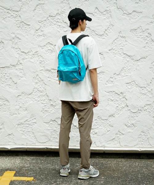 OUTDOOR PRODUCTS（アウトドアプロダクツ）の「452V SMALL  ナイロンデイパック 11.8L　コーデュラナイロン仕様（バックパック/リュック・メンズ・グリーン/ピンク/エメラルド/オレンジ/サックスブルー/ブラック/ワイン/レッド/ネイビー/ベージュ/パープル/ライトグレー・FREE）」の15枚目の写真