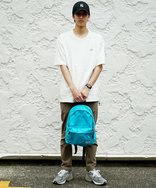 OUTDOOR PRODUCTS（アウトドアプロダクツ）の「452V SMALL  ナイロンデイパック 11.8L　コーデュラナイロン仕様（バックパック/リュック・メンズ・グリーン/ピンク/エメラルド/オレンジ/サックスブルー/ブラック/ワイン/レッド/ネイビー/ベージュ/パープル/ライトグレー・FREE）」の19枚目の写真