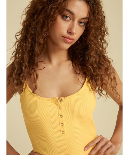 Guess（ゲス）の「GUESS Originals Ribbed Dress（ワンピース・レディース・イエロー/ブラック・MEDIUM/SMALL/X-SMALL）」の5枚目の写真