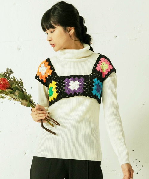 mikke（ミッケ）の「パッチワーククロシェ編みカラービスチェ/ニットベスト（ベスト・レディース・ホワイト/ブラック・FREE）」の7枚目の写真