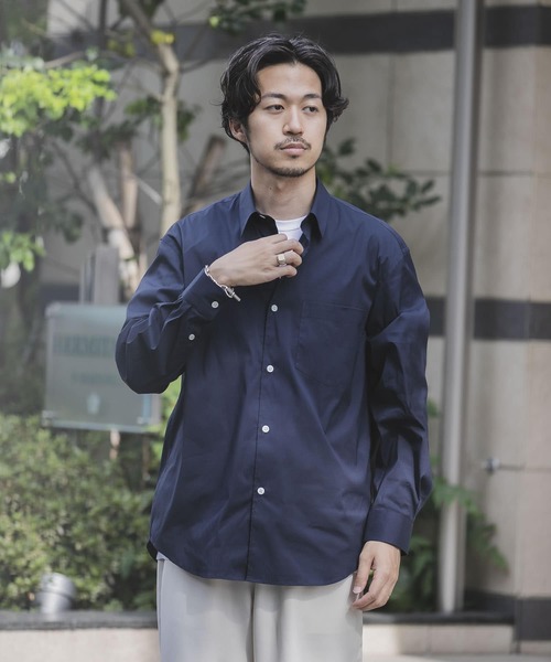 URBAN RESEARCH（アーバンリサーチ）の「Regular Fit Stretch SHIRTS（シャツ/ブラウス・メンズ・ネイビー/ホワイト/ベージュ系その他・LARGE/MEDIUM）」の3枚目の写真