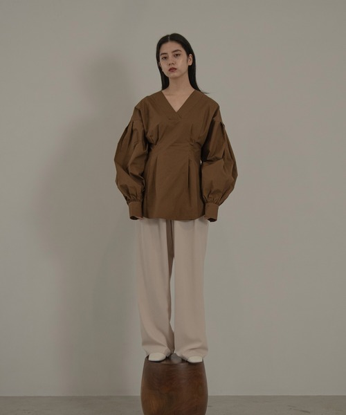 lawgy(ラウジー)の「volume waist tuck blouse(シャツ/ブラウス・レディース・ホワイト/ブラック/ブラウン・FREE)」の18枚目の写真