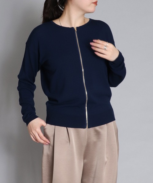 TITE IN THE STORE(ティテ インザ ストア)の「レーヨンストレッチ丸首ZIP長袖カーディガン(カーディガン/ボレロ・レディース・ブラック/ベージュ/グリーン/ホワイト/レッド/ネイビー・38)」の5枚目の写真