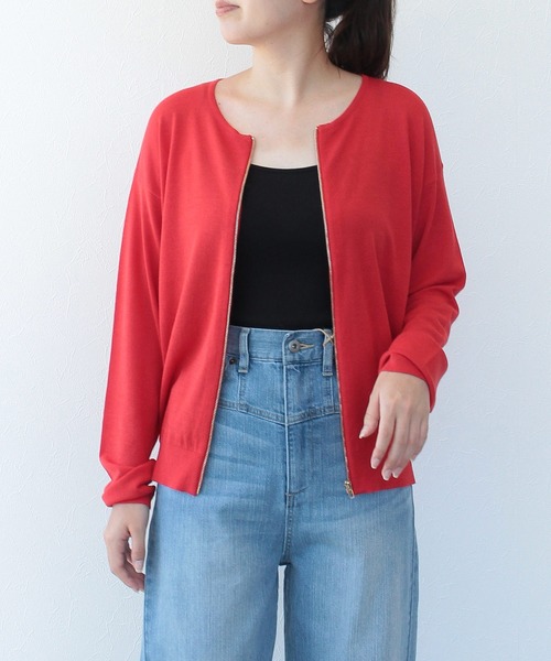 TITE IN THE STORE(ティテ インザ ストア)の「レーヨンストレッチ丸首ZIP長袖カーディガン(カーディガン/ボレロ・レディース・ブラック/ベージュ/グリーン/ホワイト/レッド/ネイビー・38)」の6枚目の写真