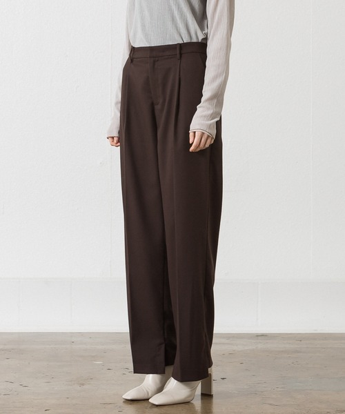 ALLUMER(アリュメール)の「T/Rサイドスリットセンタープレススラックス(スラックス・レディース・ブラック/ブラウン・1/2)」の16枚目の写真