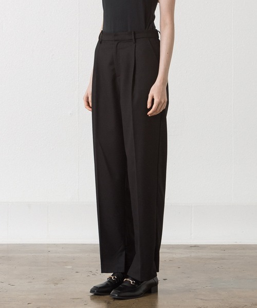 ALLUMER(アリュメール)の「T/Rサイドスリットセンタープレススラックス(スラックス・レディース・ブラック/ブラウン・1/2)」の7枚目の写真