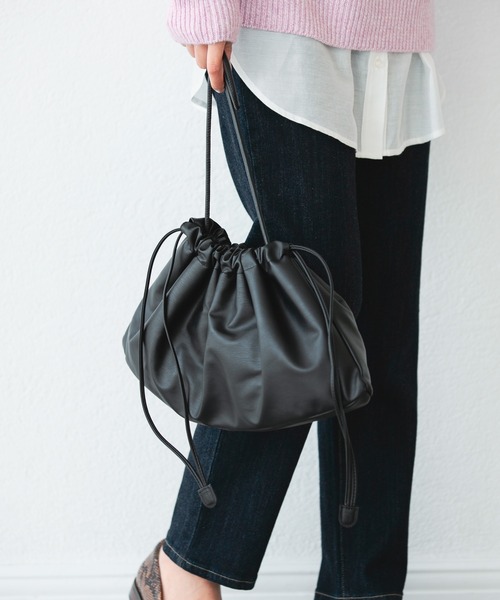 LEPSIM（レプシィム）の「ワイド巾着ショルダーバッグ　255491（ショルダーバッグ・レディース・ベージュ/イエロー/ブラック・ONE SIZE）」の2枚目の写真