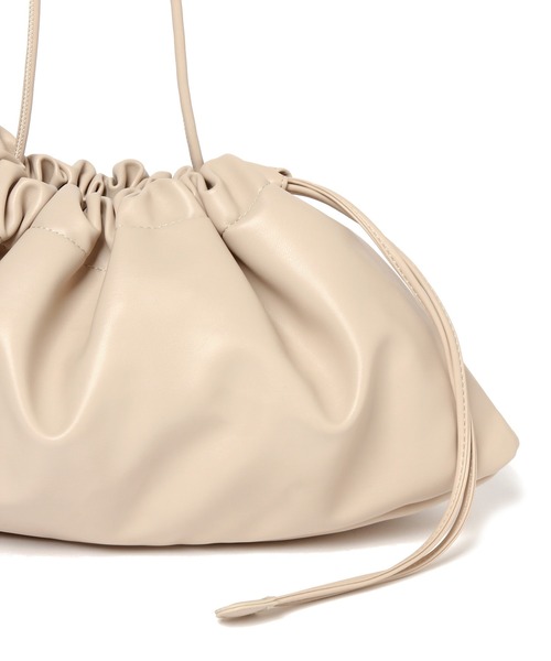 LEPSIM（レプシィム）の「ワイド巾着ショルダーバッグ　255491（ショルダーバッグ・レディース・ベージュ/イエロー/ブラック・ONE SIZE）」の18枚目の写真