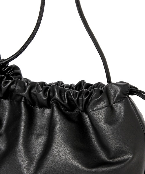 LEPSIM（レプシィム）の「ワイド巾着ショルダーバッグ　255491（ショルダーバッグ・レディース・ベージュ/イエロー/ブラック・ONE SIZE）」の20枚目の写真