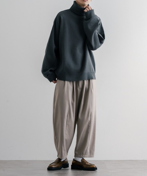 epnok(エプノック)の「タートルネックルーズニット(ニット/セーター・メンズ・チャコールグレー/ベージュ/グレイッシュブルー・LARGE/MEDIUM/SMALL)」の11枚目の写真