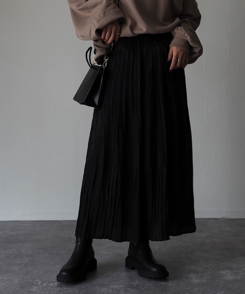 Riberry（リベリー）の「オーロラツイルプリーツスカート（スカート・レディース・ブラック/ベージュ・MEDIUM）」の2枚目の写真
