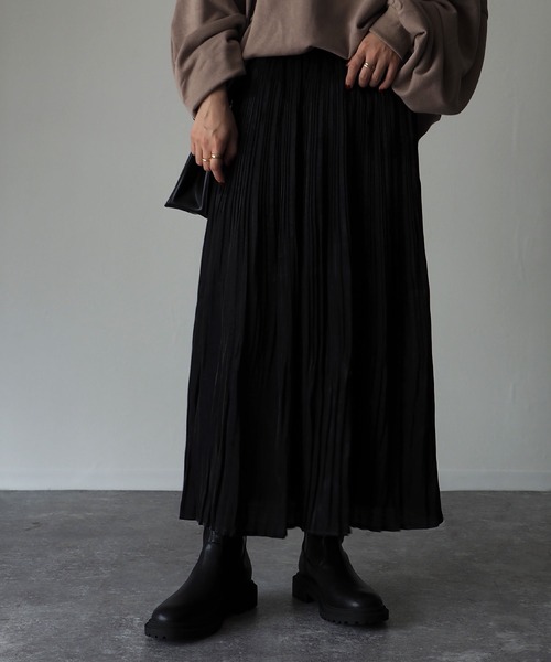 Riberry（リベリー）の「オーロラツイルプリーツスカート（スカート・レディース・ブラック/ベージュ・MEDIUM）」の4枚目の写真