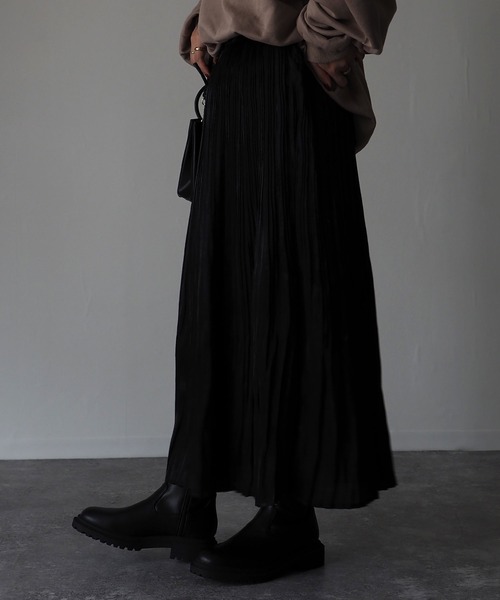 Riberry（リベリー）の「オーロラツイルプリーツスカート（スカート・レディース・ブラック/ベージュ・MEDIUM）」の7枚目の写真