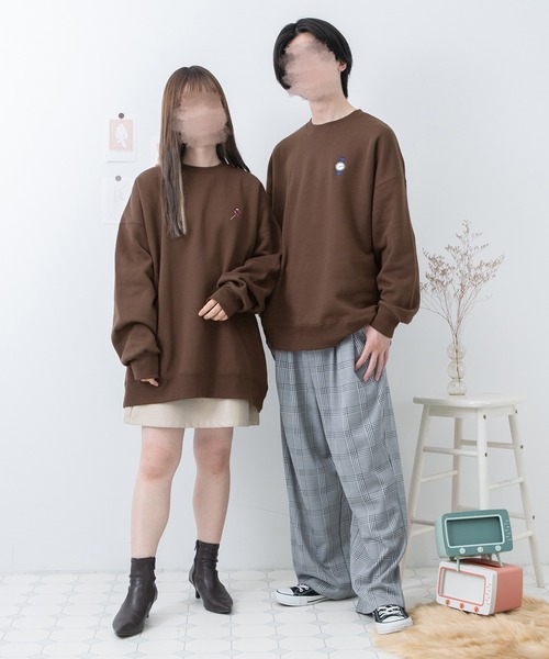 PairPair（ペアペア）の「カップル絵合わせプリントスウェット(ユニセックス)（スウェット・レディース・ブラウン/アイボリー/ホワイト系その他/ブラウン系その他/ブルー系その他/グレイッシュブルー・FREE）」の9枚目の写真
