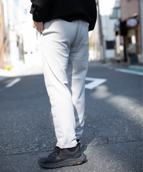 Beno(ビーノ)の「ホリゾンタルキルトダウン レギュラーテーパードシルエット ダウンパンツ(スウェットパンツ・メンズ・チャコールグレー/ブラック/ベージュ/ネイビー/カーキ/カモフラージュ/ライトグレー・LL/M/L)」の21枚目の写真