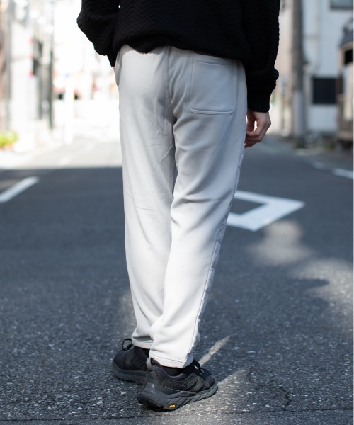 Beno(ビーノ)の「ホリゾンタルキルトダウン レギュラーテーパードシルエット ダウンパンツ(スウェットパンツ・メンズ・チャコールグレー/ブラック/ベージュ/ネイビー/カーキ/カモフラージュ/ライトグレー・LL/M/L)」の22枚目の写真