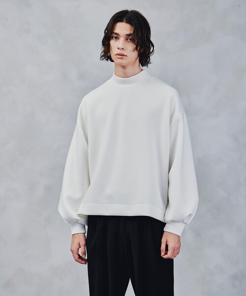 tk.TAKEO KIKUCHI（ティーケータケオキクチ）の「◆ボリュームスリーブカットソー（ユニセックスアイテム）（Tシャツ/カットソー・メンズ・ブラック/ダークグリーン/ベージュ/オフホワイト・88/66）」の2枚目の写真