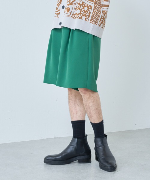 Lui's(ルイス)の「【オリジナルファブリック4×4セットアップシリーズ】 ワイドショーツ(スラックス・メンズ・ブラック/グリーン・SMALL/MEDIUM)」の1枚目の写真