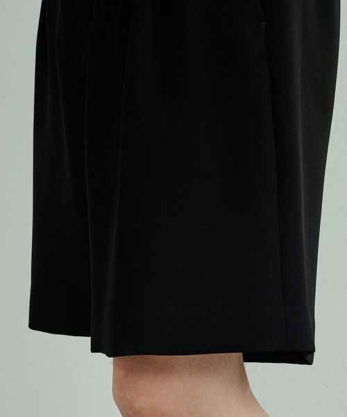 Lui's(ルイス)の「【オリジナルファブリック4×4セットアップシリーズ】 ワイドショーツ(スラックス・メンズ・ブラック/グリーン・SMALL/MEDIUM)」の15枚目の写真