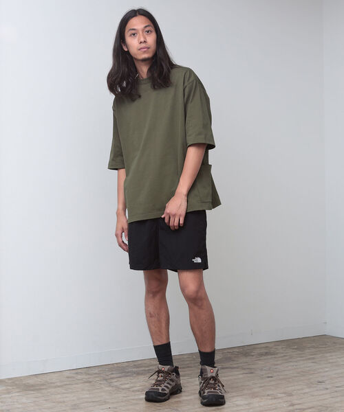 BEAMS（ビームス）の「BEAMS / サイドポケット ビッグ Tシャツ（Tシャツ/カットソー・メンズ・ホワイト/オリーブ・SMALL/MEDIUM/LARGE/X-LARGE）」の6枚目の写真