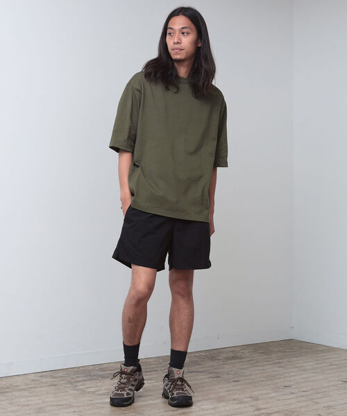 BEAMS（ビームス）の「BEAMS / サイドポケット ビッグ Tシャツ（Tシャツ/カットソー・メンズ・ホワイト/オリーブ・SMALL/MEDIUM/LARGE/X-LARGE）」の7枚目の写真