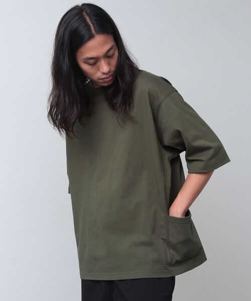 BEAMS（ビームス）の「BEAMS / サイドポケット ビッグ Tシャツ（Tシャツ/カットソー・メンズ・ホワイト/オリーブ・SMALL/MEDIUM/LARGE/X-LARGE）」の9枚目の写真