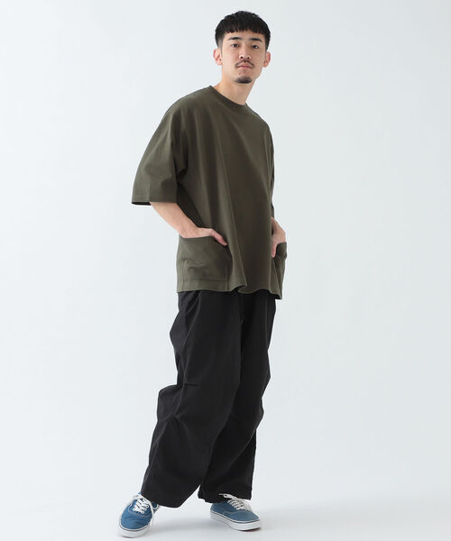 BEAMS（ビームス）の「BEAMS / サイドポケット ビッグ Tシャツ（Tシャツ/カットソー・メンズ・ホワイト/オリーブ・SMALL/MEDIUM/LARGE/X-LARGE）」の13枚目の写真