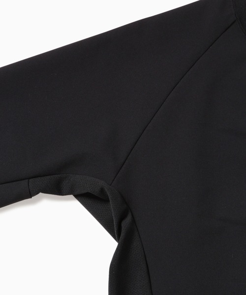 and wander（アンドワンダー）の「and wander/アンドワンダー　hybrid base layer long sleeve shirt ハイブリッドベースレイヤーロングスリーブシャツ 5742164051（Tシャツ/カットソー・メンズ・ブラック/オリーブ・4/5）」の5枚目の写真