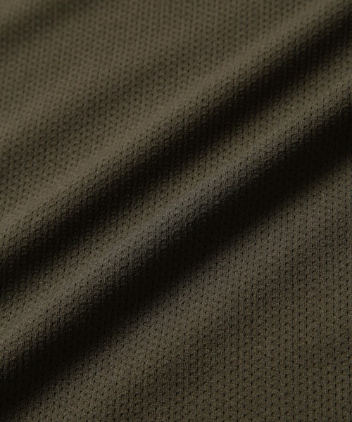 and wander（アンドワンダー）の「and wander/アンドワンダー　hybrid base layer long sleeve shirt ハイブリッドベースレイヤーロングスリーブシャツ 5742164051（Tシャツ/カットソー・メンズ・ブラック/オリーブ・4/5）」の16枚目の写真