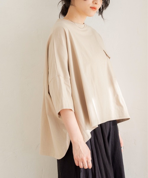 ANGIE(アンジー)の「オーバーサイズTシャツ 無地/ボーダー(Tシャツ/カットソー・レディース・ブラック/ベージュ/オフホワイト/サックスブルー/ライトパープル/ブラック系/ベージュ系/ネイビー系/ブルー系・FREE)」の5枚目の写真