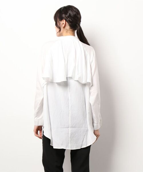 CHILLE(チル)の「バックフリルブラウス(シャツ/ブラウス・レディース・ホワイト/グリーン・FREE)」の3枚目の写真